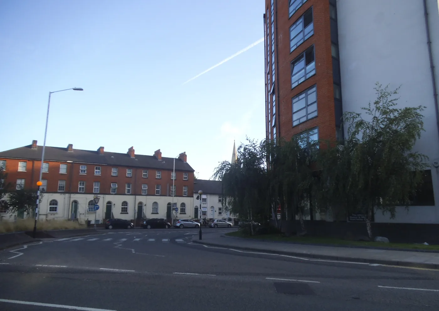 Kings Road, Reading, looking towards the town centre. Kings Food & Wine is at 91-93 Kings Road.