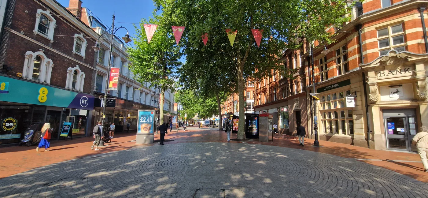 Broad Street, Reading. Two of the six live licence applications are at numbers 80 and 81.